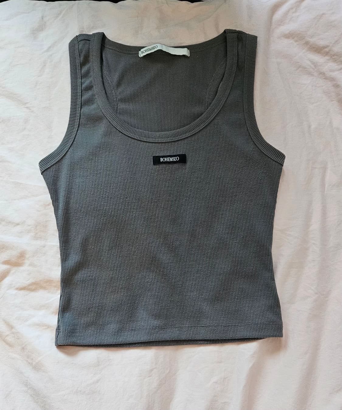 보헤미안 서울 베이직 슬리브리스 크롭탑 카키 상품이미지1