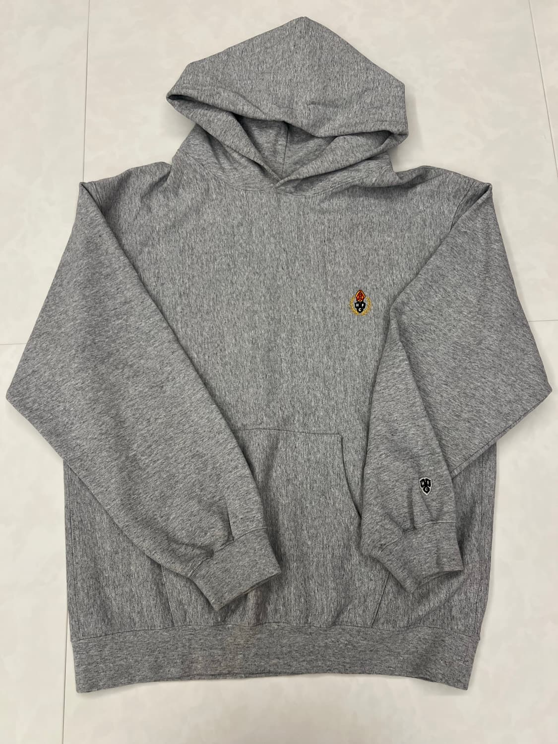 헤리티지플로스 후드티 그레이 M사이즈 판매합니다. 상품이미지1