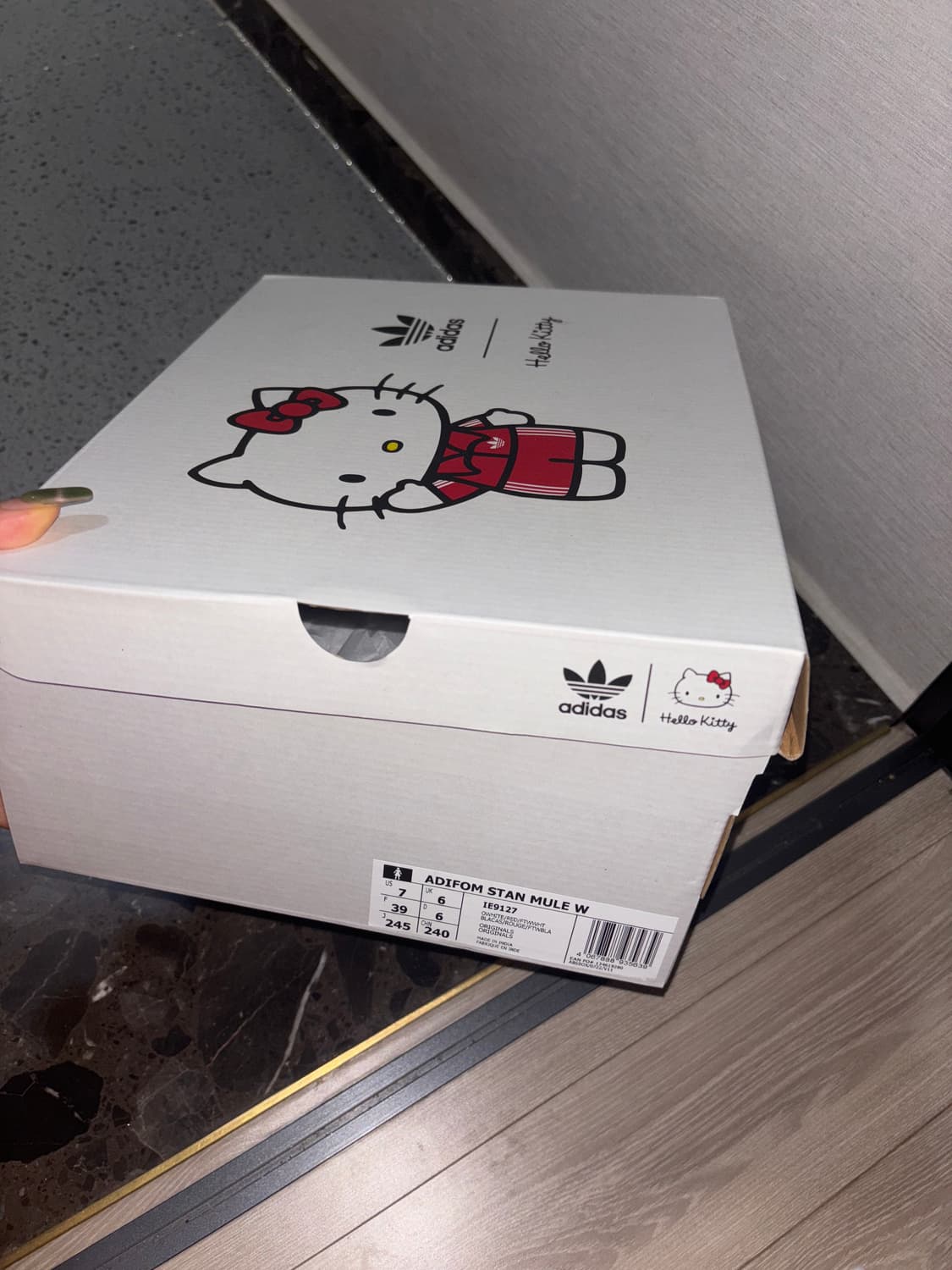 헬로키티 아디다스 뮬 245 상품이미지5