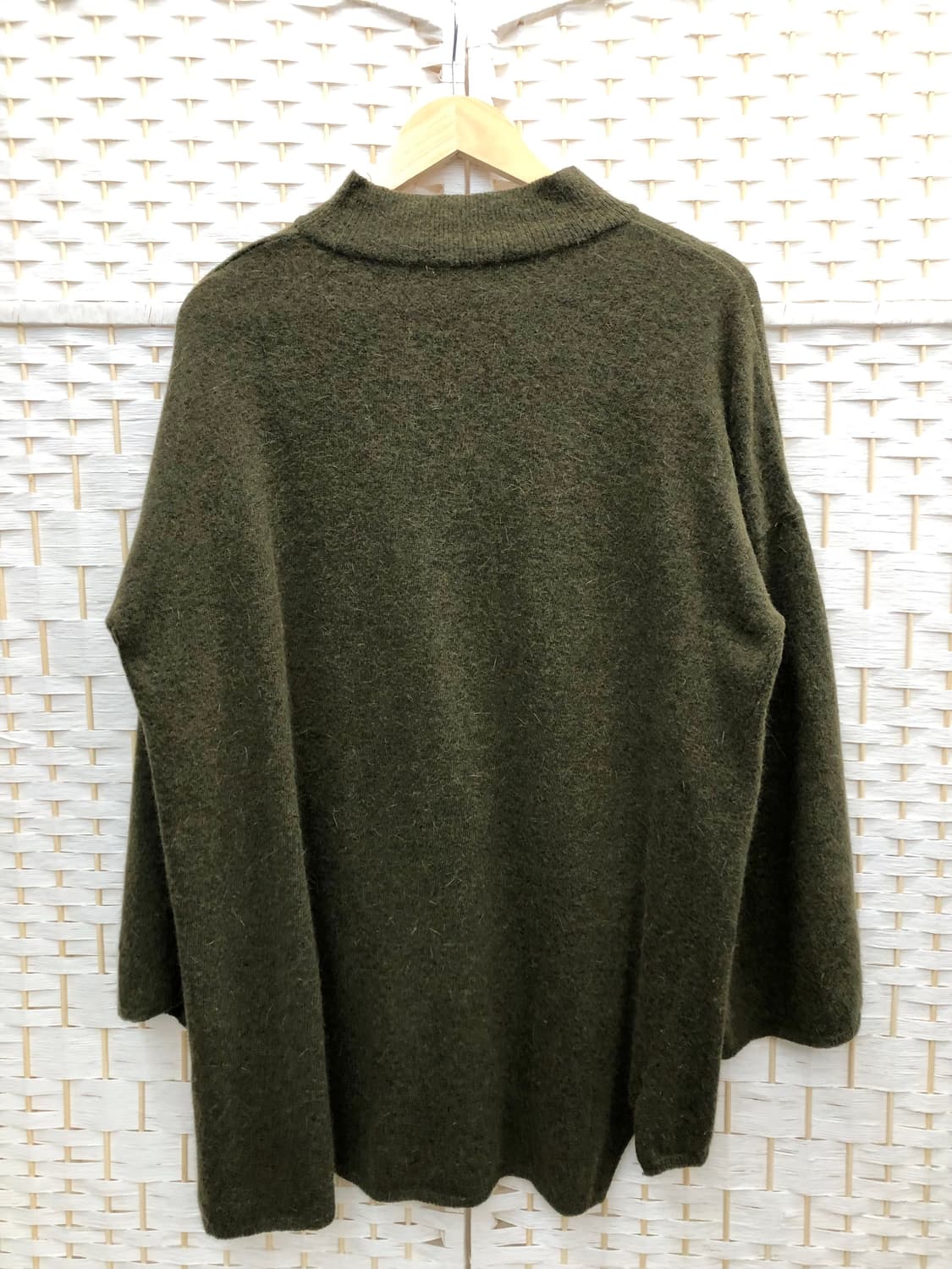 앙고라 카키 니트 상품이미지2