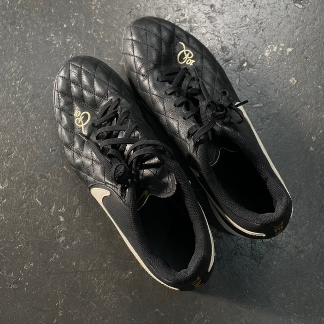 275 나이키 티엠포 R10 호나우지뉴 축구화 TF 상품이미지2