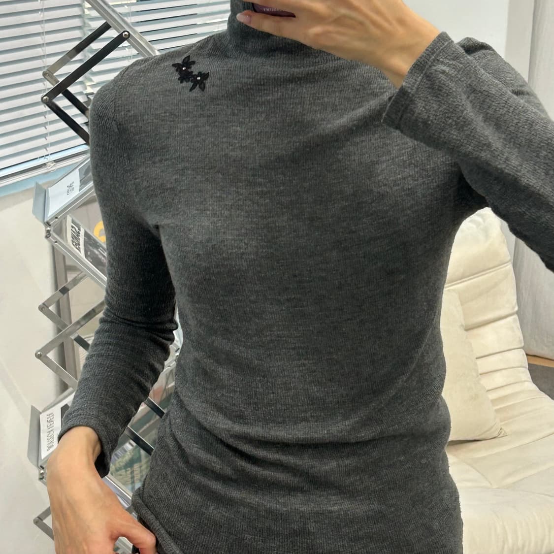 그레이 니트 긴팔티셔츠 상품이미지3