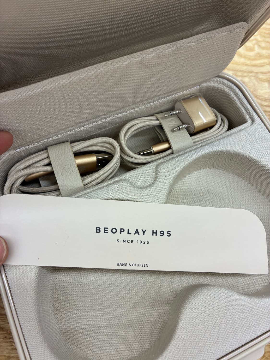 뱅엔울롭슨 h95 골드컬러 b&o 상품이미지5