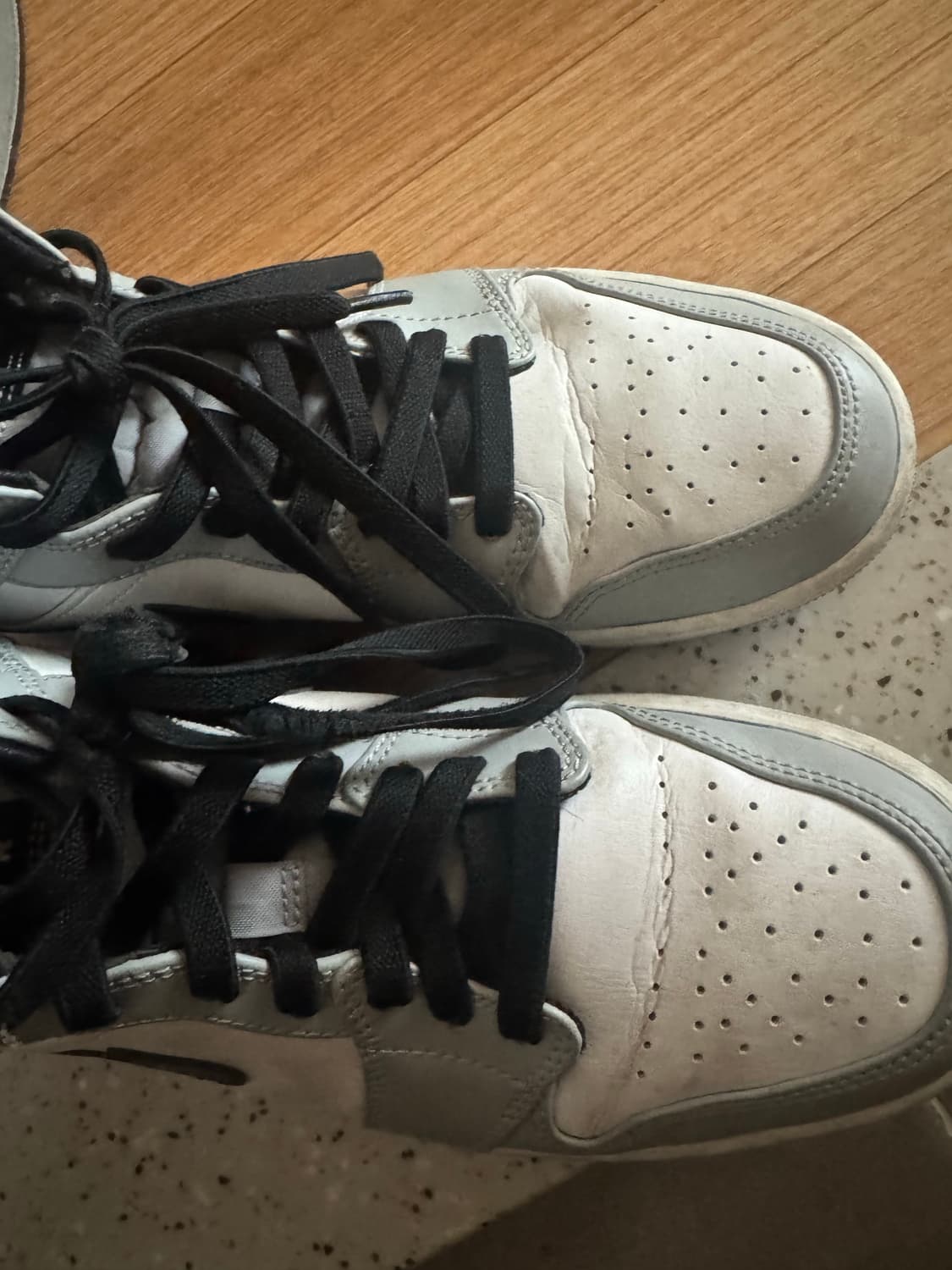 조던1 Mid Light Smoke Grey 상품이미지3