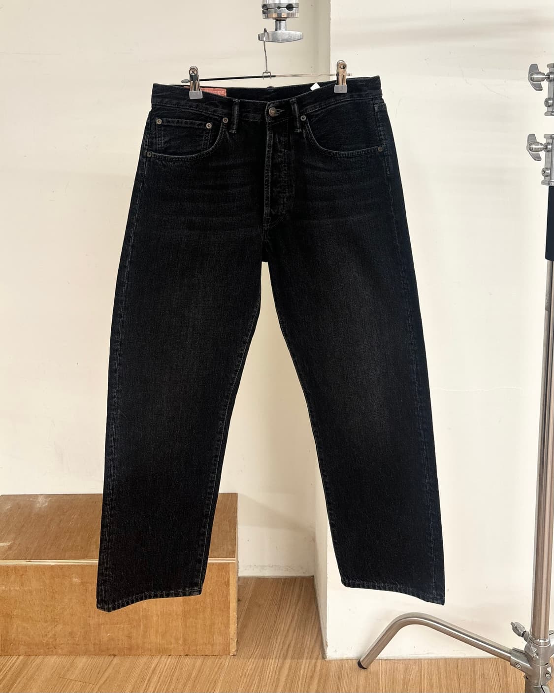 아크네 스튜디오 블랙 데님 진  상품이미지1