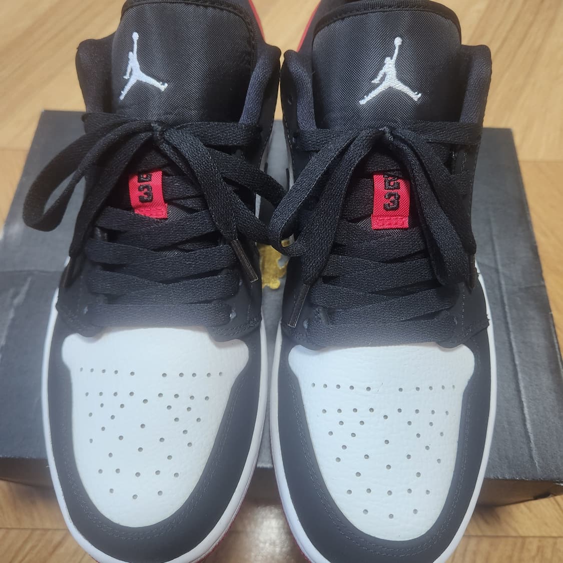 조던1 로우 블랙토팝니다. 상품이미지1