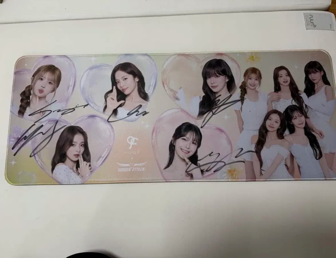 프로미스나인 친필싸인 장패드 상품이미지1