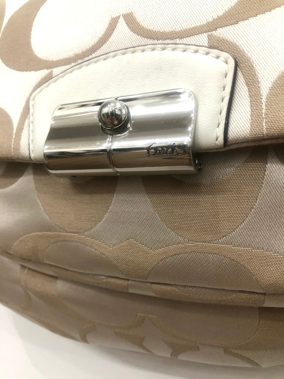 COACH white beige signature hobo bag 상품이미지6
