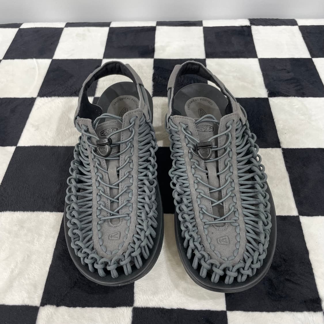 KEEN 킨 유니크 샌들 그레이 블랙 320mm 상품이미지2