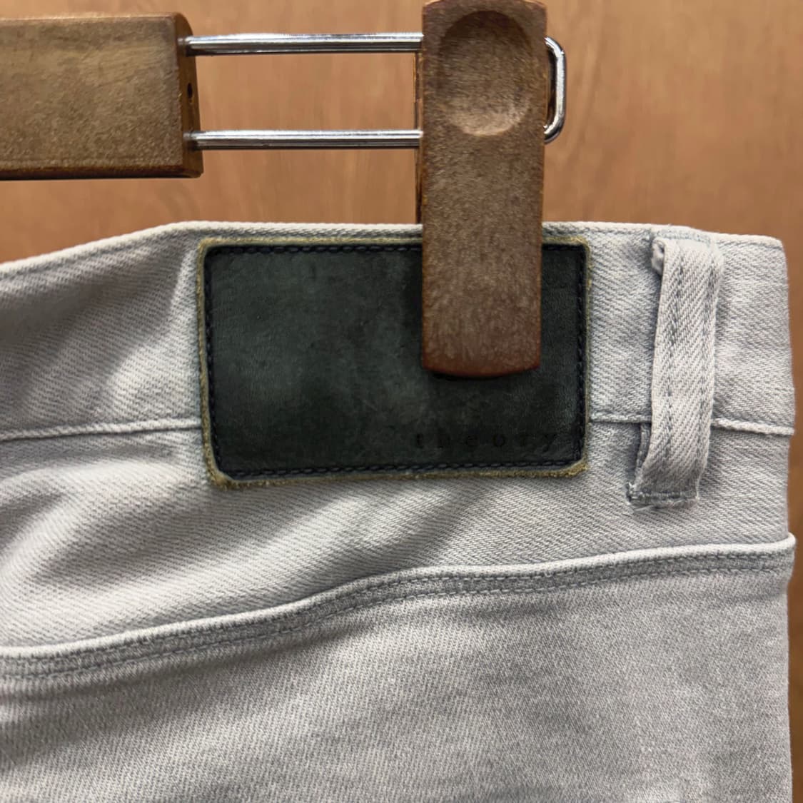 띠어리 데님 팬츠 5포켓 스판 코튼 디테일 슬림 테이퍼드핏 라이트 그레이 상품이미지6