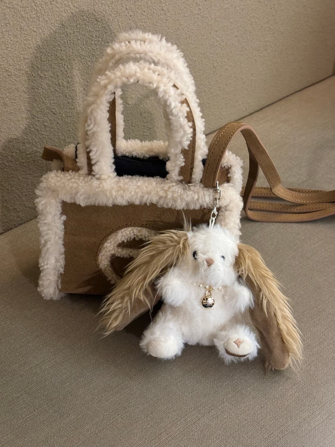 텔파x어그 스몰 쇼핑백 체스트넛 상품이미지2