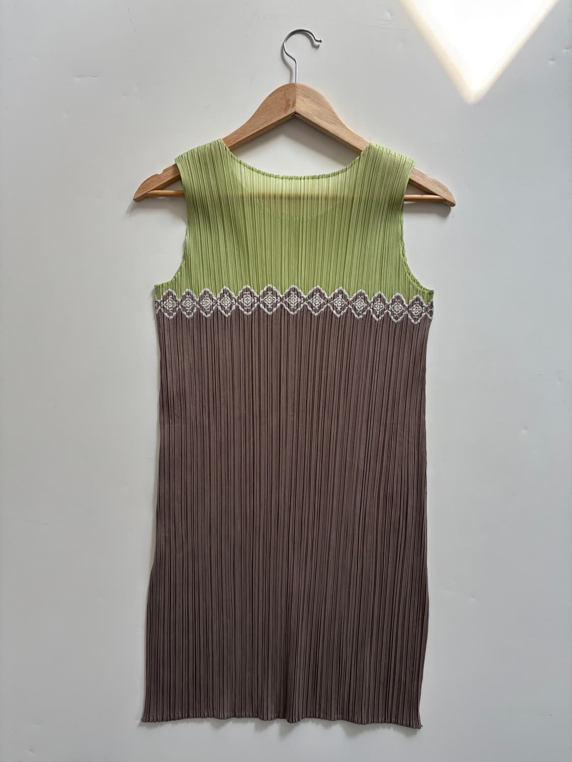 Pleats Please 플리츠플리즈 그린-브라운 슬리브리스 원피스  상품이미지9