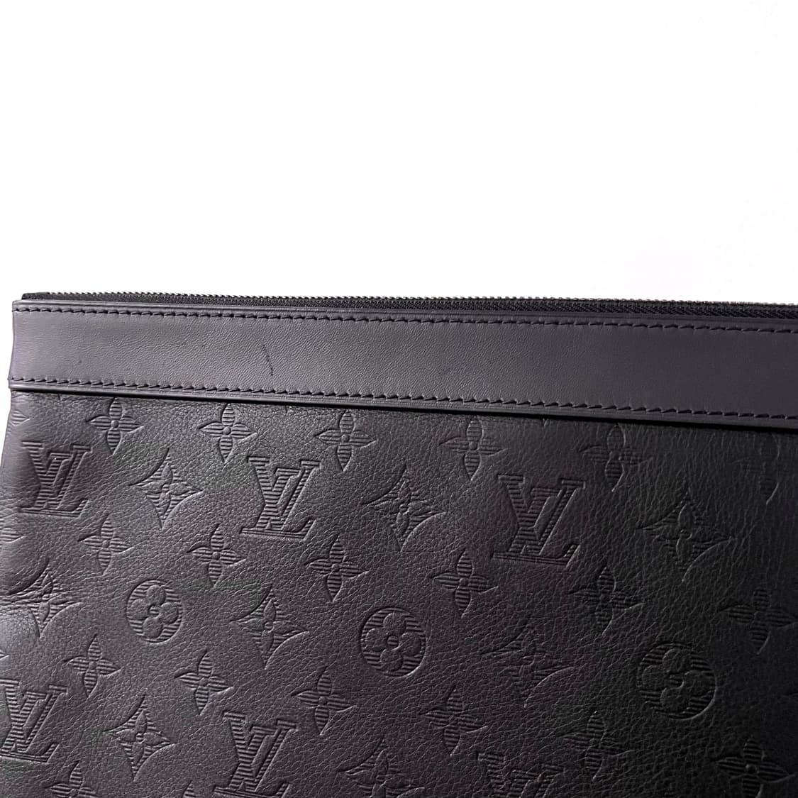 [S급/정품] 루이비통 디스커버리 쉐도우 포쉐트 블랙 GM 클러치 백 상품이미지9