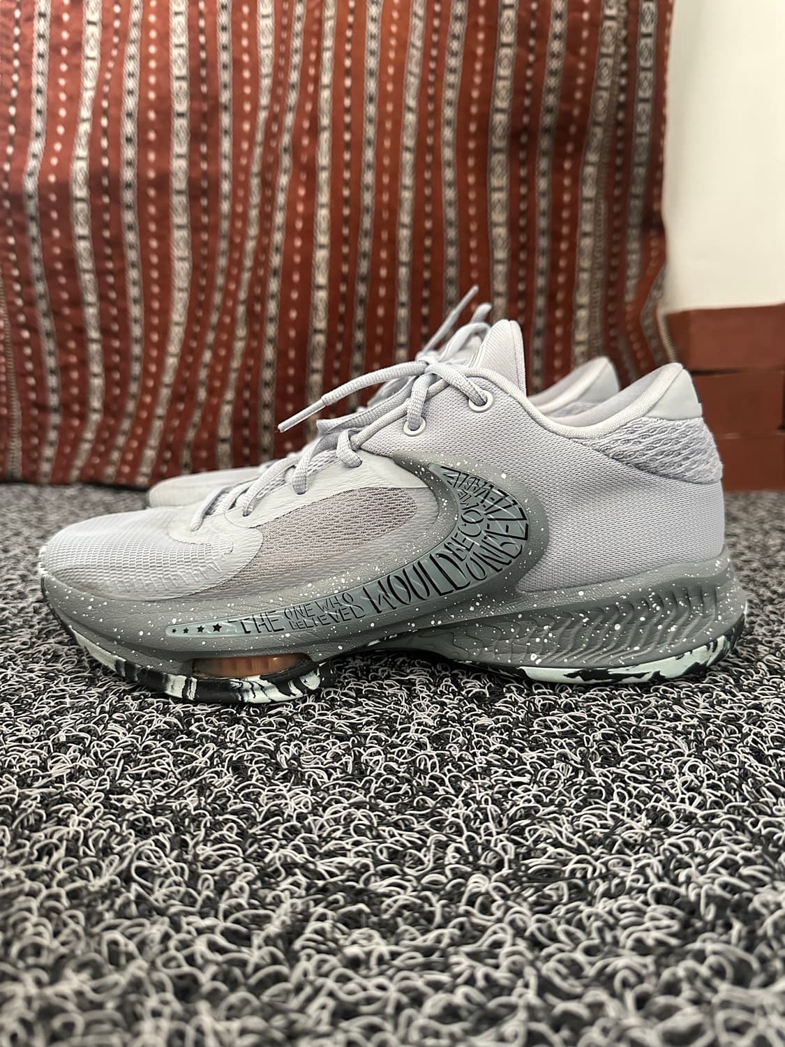 나이키 Freak 농구화 회색 270mm 상품이미지1