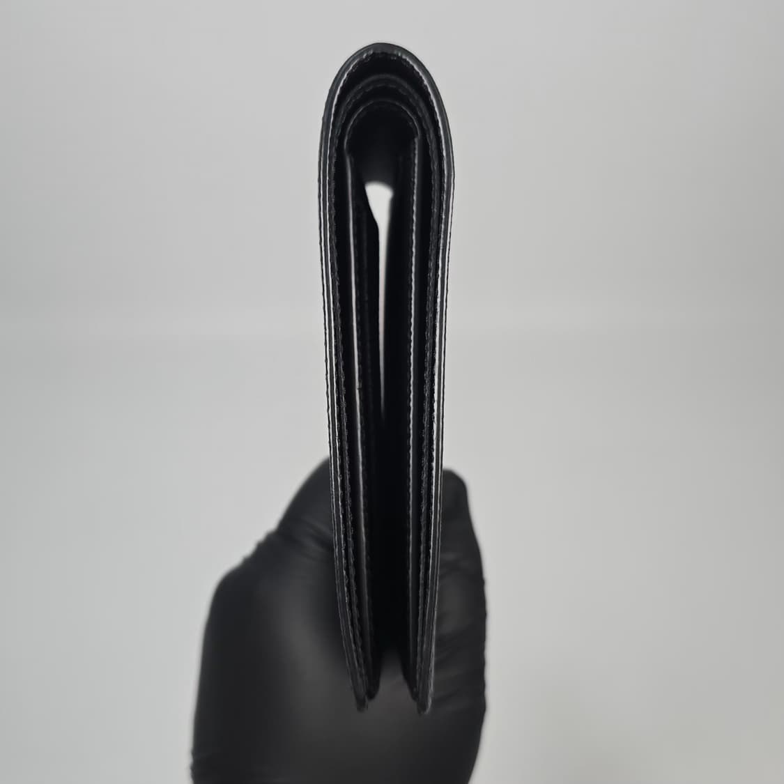 루이비통 멀티플 월렛 타이가 반지갑 상품이미지4