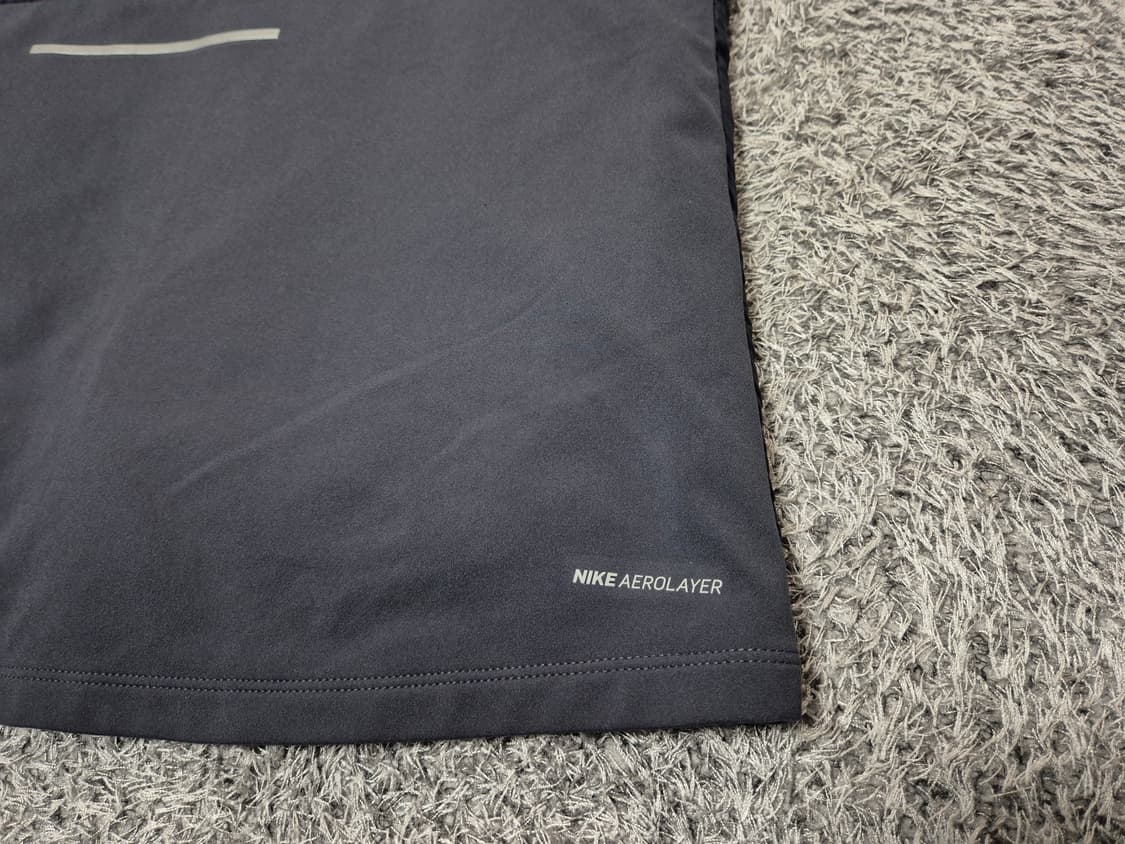 [새상품]나이키 남성 에어로레이어 베스트 L 상품이미지4