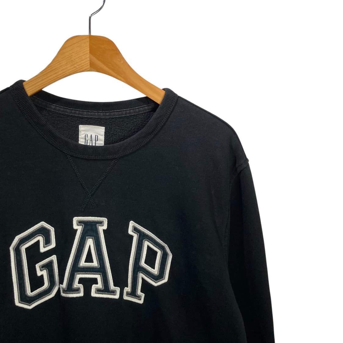 GAP 블랙 맨투맨 상품이미지3