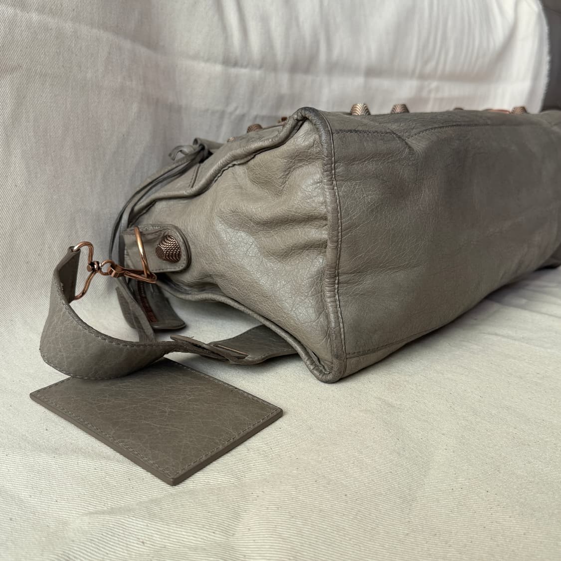 발렌시아가 르 시티 모터백 자이언트 파트타이머 올리브그레이 상품이미지6