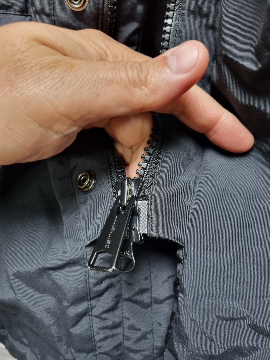 [m/95~100] 칼하트 앵커리지 파카 블랙 상품이미지8