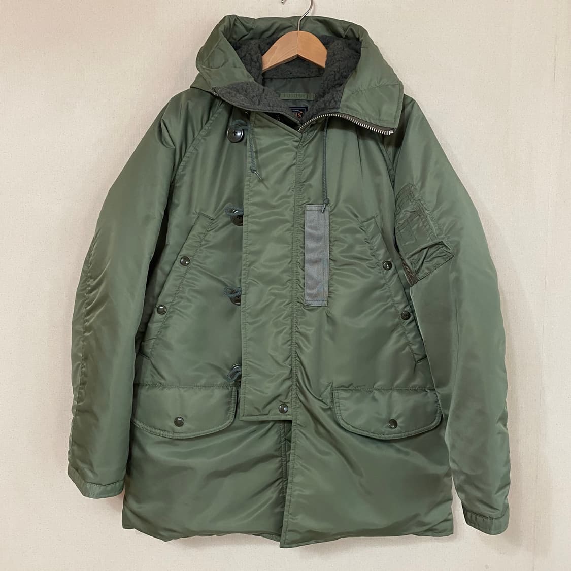 (S)19FW 빔즈 플러스 N3B 다운자켓 상품이미지1