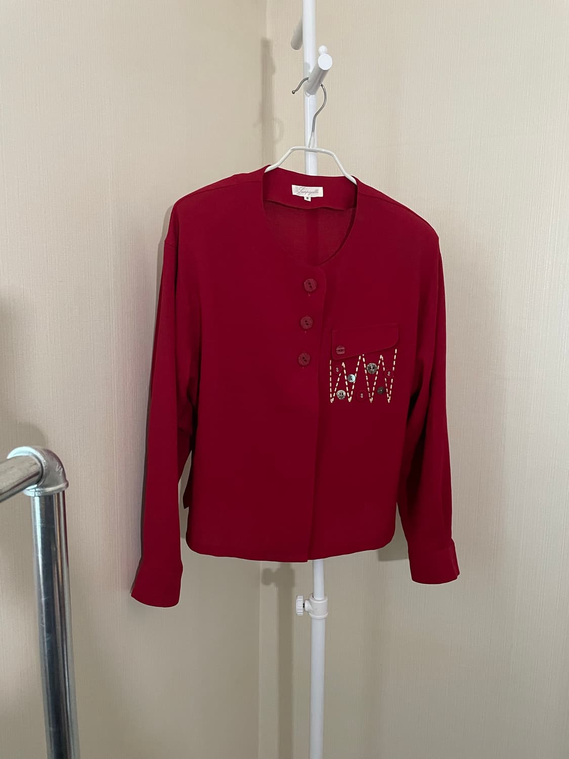 레드단추포인트블라우스 상품이미지1