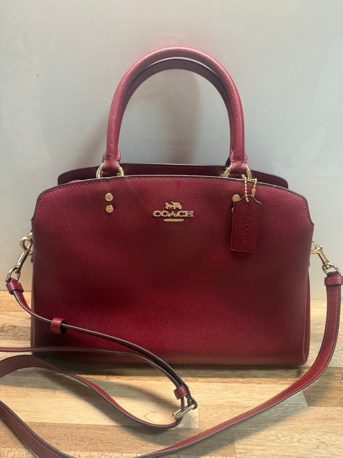 코치 릴리 캐리올백 크로스그레인 레더 핸드백 상품이미지1