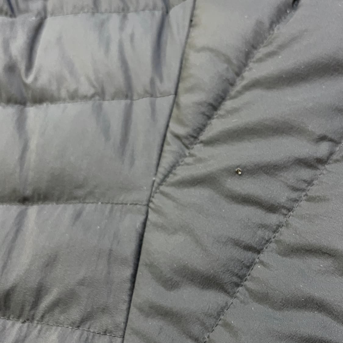 유니클로 울트라 라이트 다운 블랙 패딩 L 상품이미지4