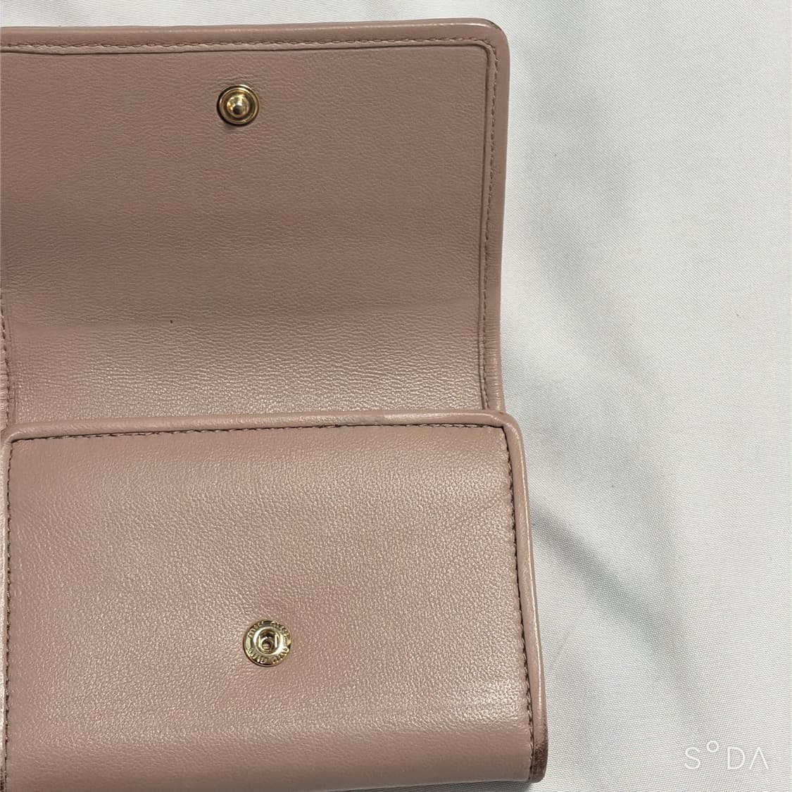 미우미우 마테라쎄 반지갑 상품이미지7