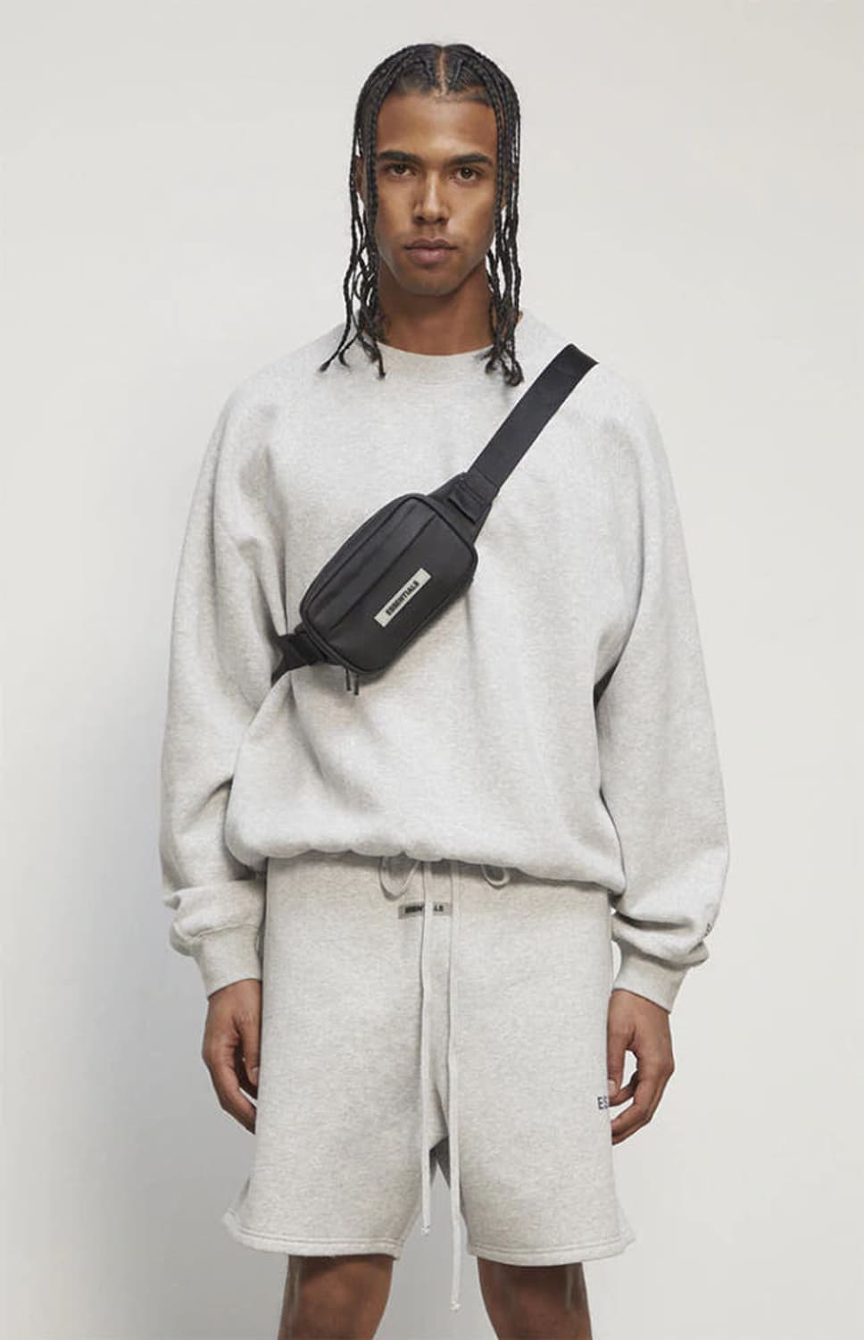 에센셜 블랙 미니 벨트백 상품이미지1