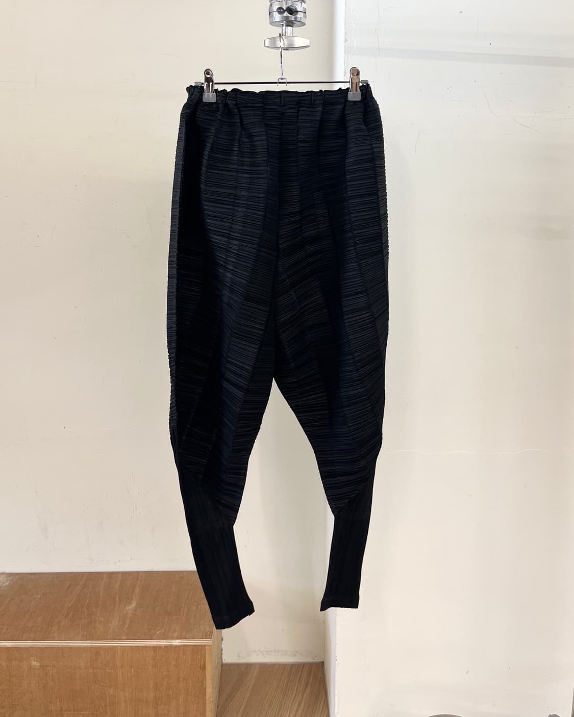 플리츠 플리즈 블랙 틱커 바운스 팬츠 상품이미지4