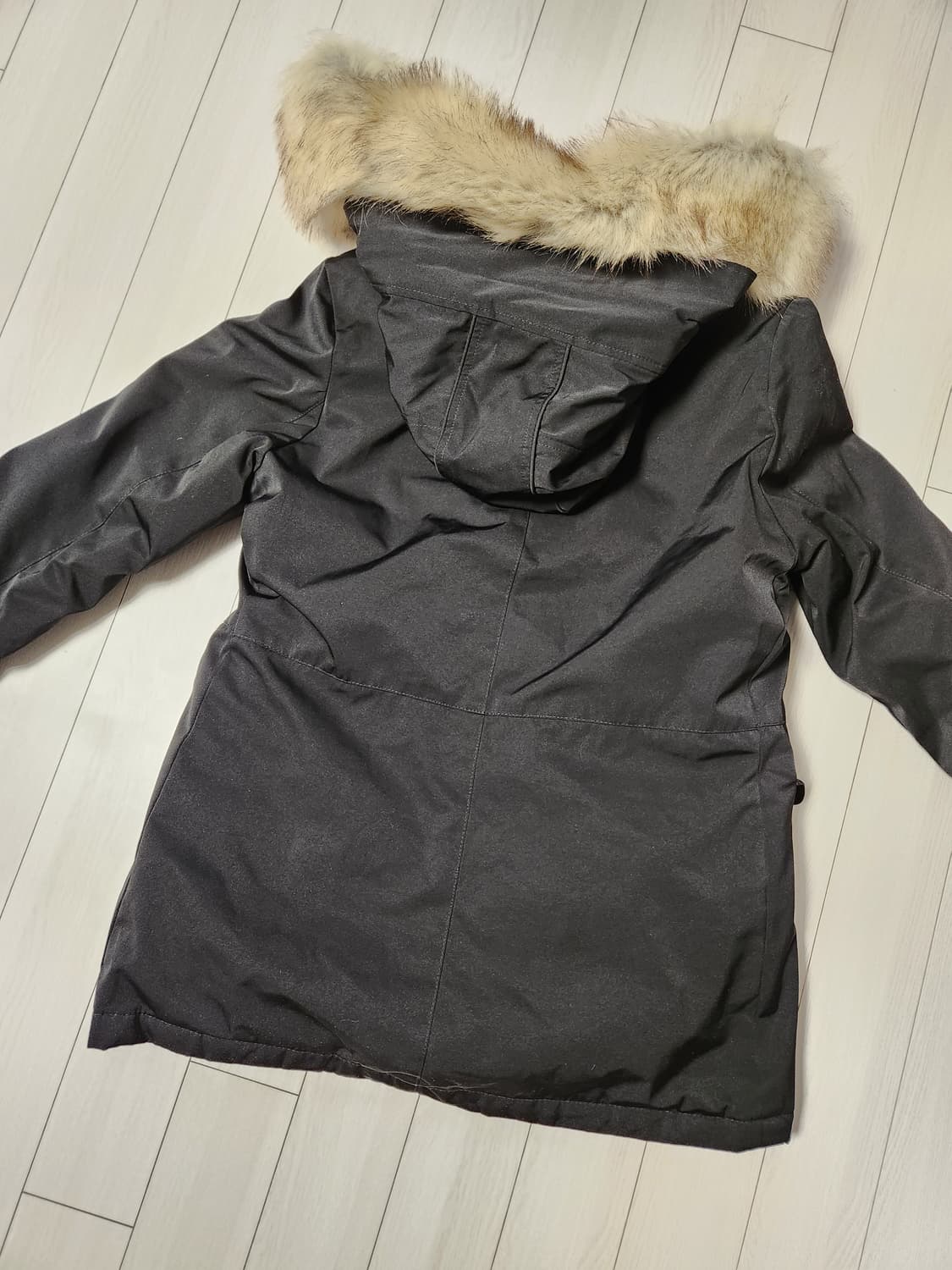 자라 패딩자켓 사이즈 170/88A (m)

외관 상태는 사용감 거의 없 상품이미지7