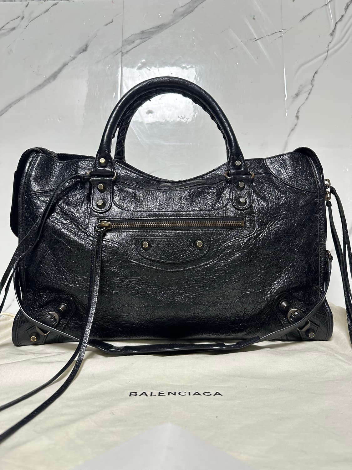 [A+ 정품] 발렌시아가 시티 모터백 미디움 블랙 상품이미지1