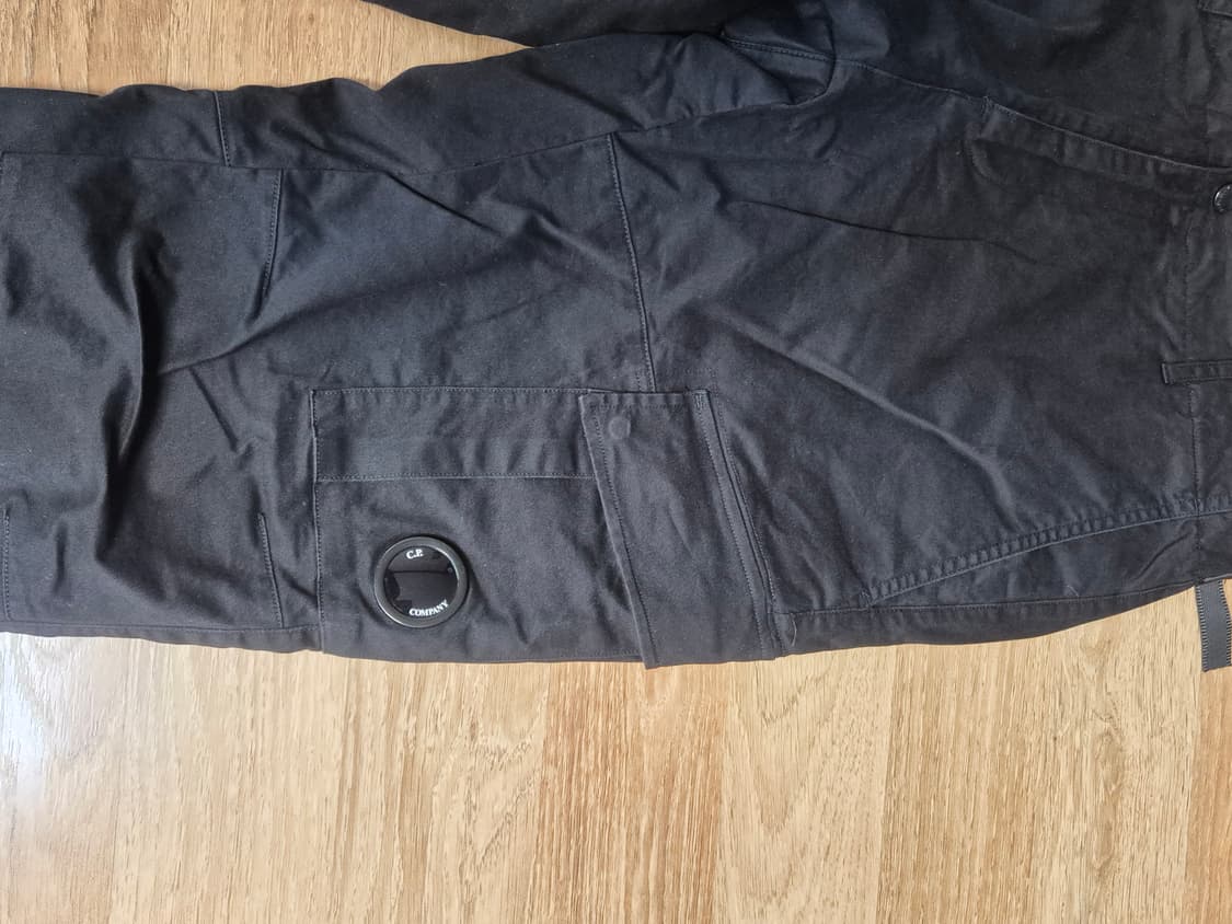 CP 컴퍼니 스트레치 새틴 카고 팬츠 남성  34인치 상품이미지4