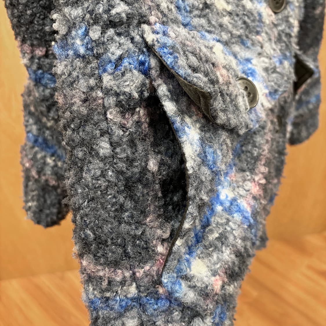 캘빈클라인 라운드 숏카라넥 페이크퍼 자켓 타탄 체크 패턴 디테일 블루 상품이미지6