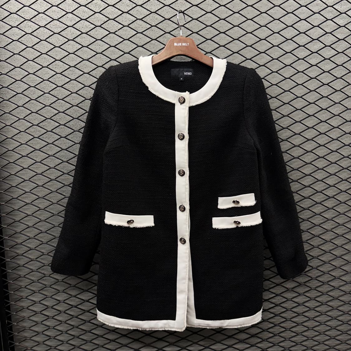 MIXXO 클래식 트위드 자켓 그레이빙 버튼 넥라인 프린지 디테일 상품이미지2