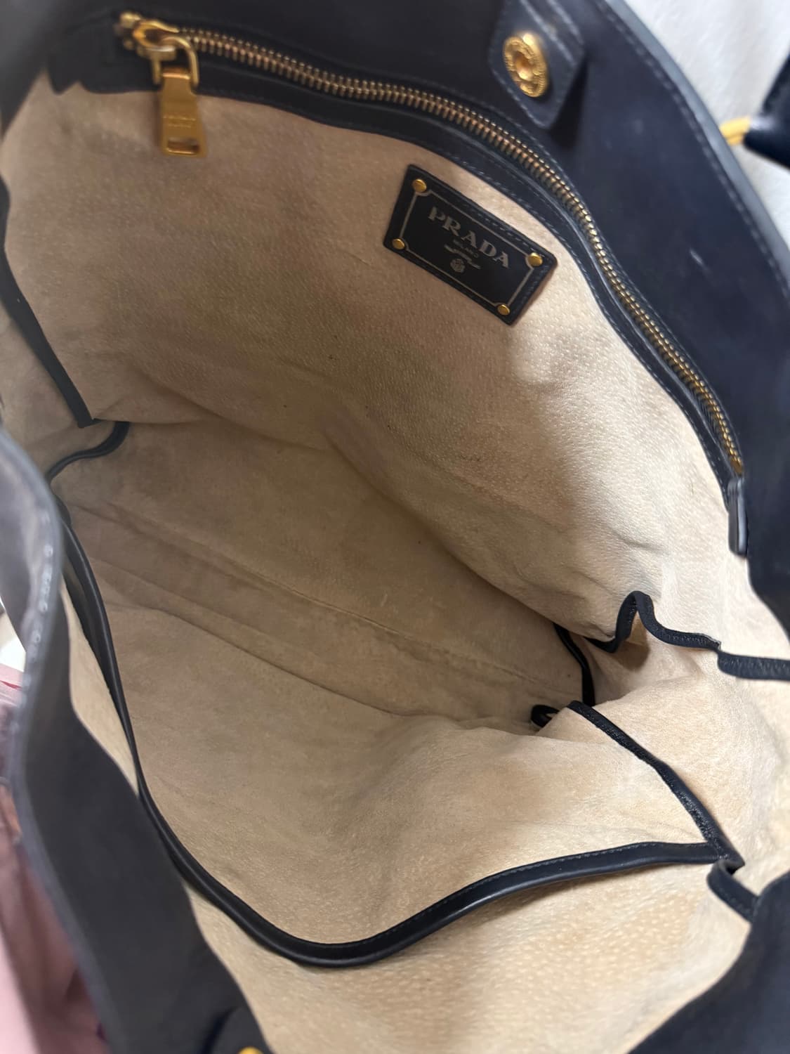 [정품] 프라다 블랙 대학생 토트백  상품이미지8