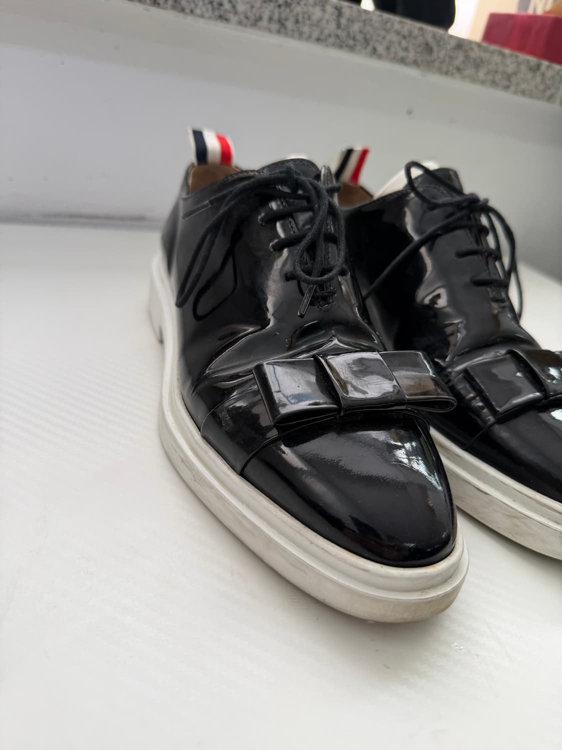 정품) 톰브라운 여성 블랙 페이턴트 로퍼 구두 36 상품이미지3