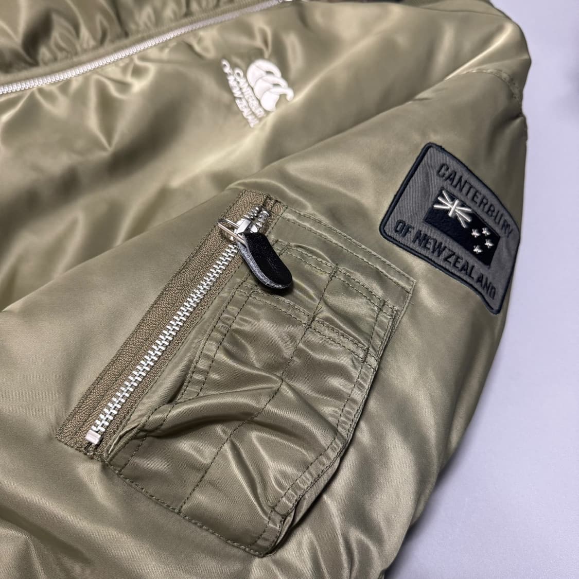 캔터베리 올리브컬러 나일론 양면 자수 패치로고 MA-1 플라이트 자켓 상품이미지5