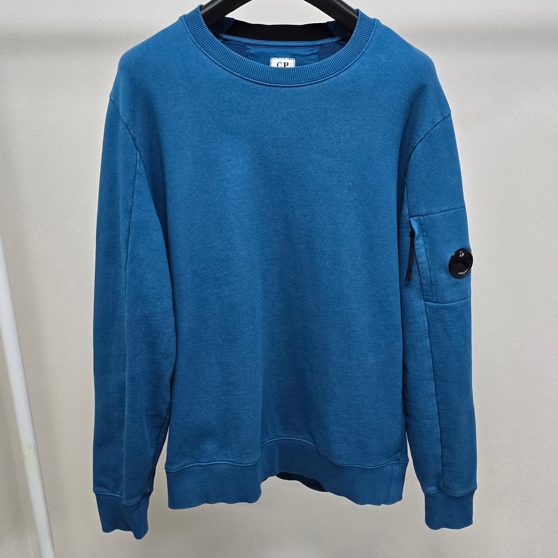 cp컴퍼니 렌즈 와펜 맨투맨 xl사이즈 105 판매 상품이미지1