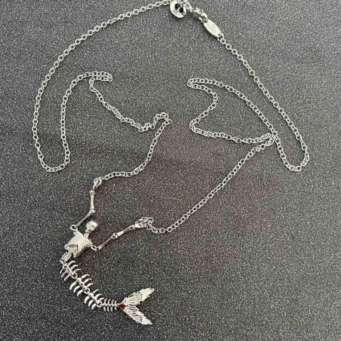 비비안웨스트우드 아카이브 스켈레톤 팬던트 목걸이  상품이미지2