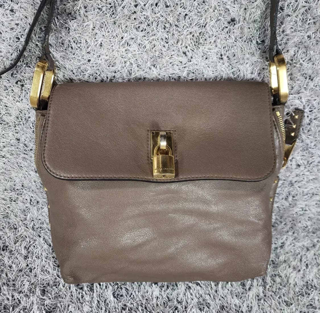 마크제이콥스 레더 크로스백 상품이미지2