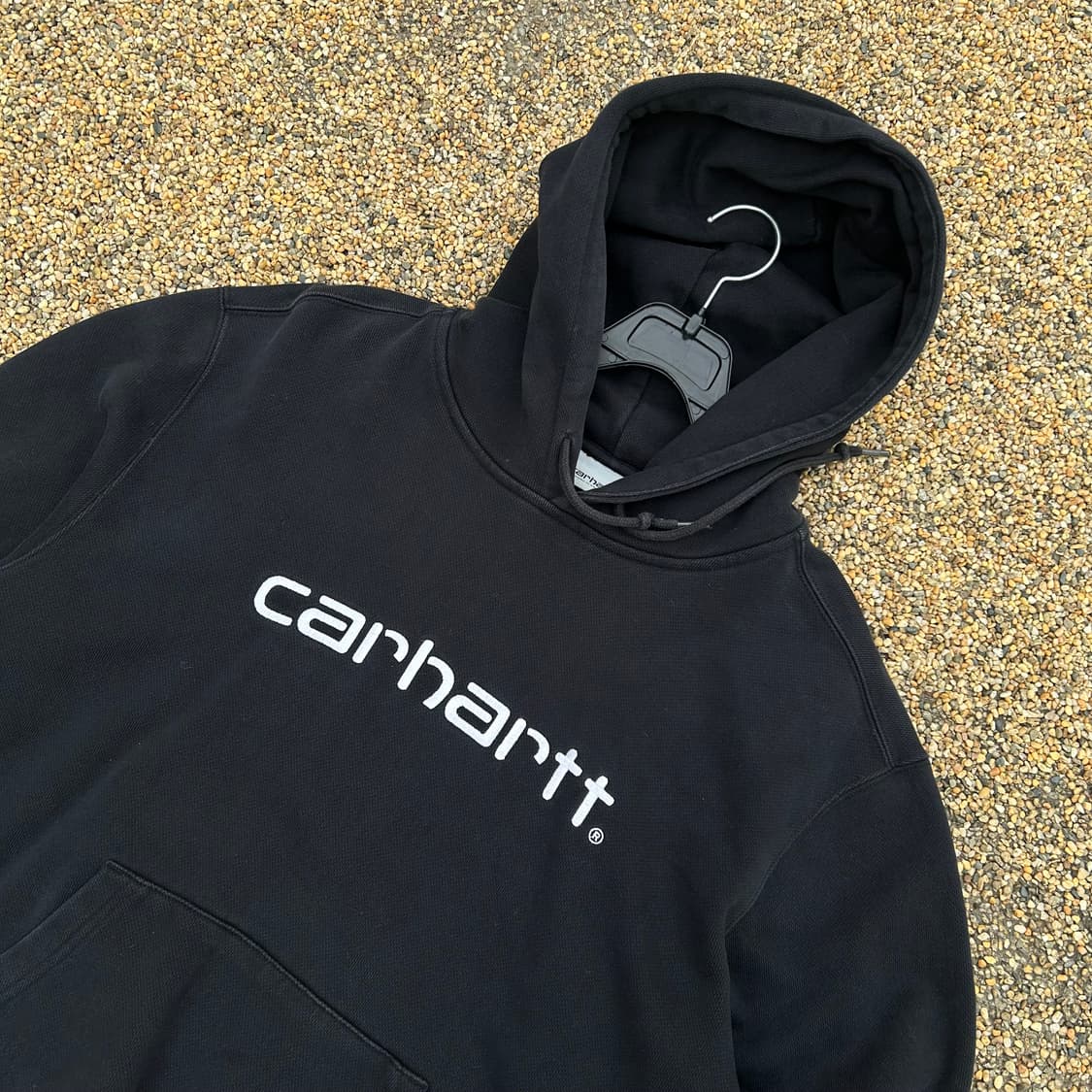 칼하트 스펠로고 블랙 후드티 상품이미지2