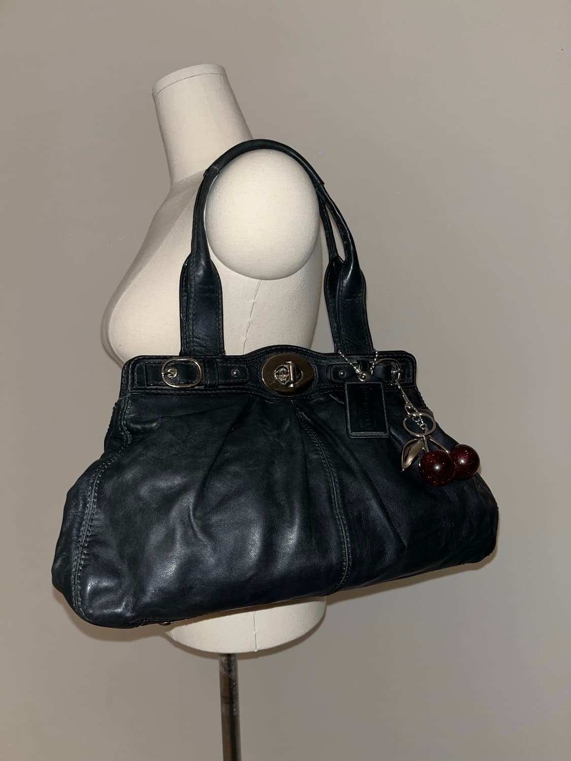 🎉BLACK FRIDAY🎉 Coach black bag 상품이미지2