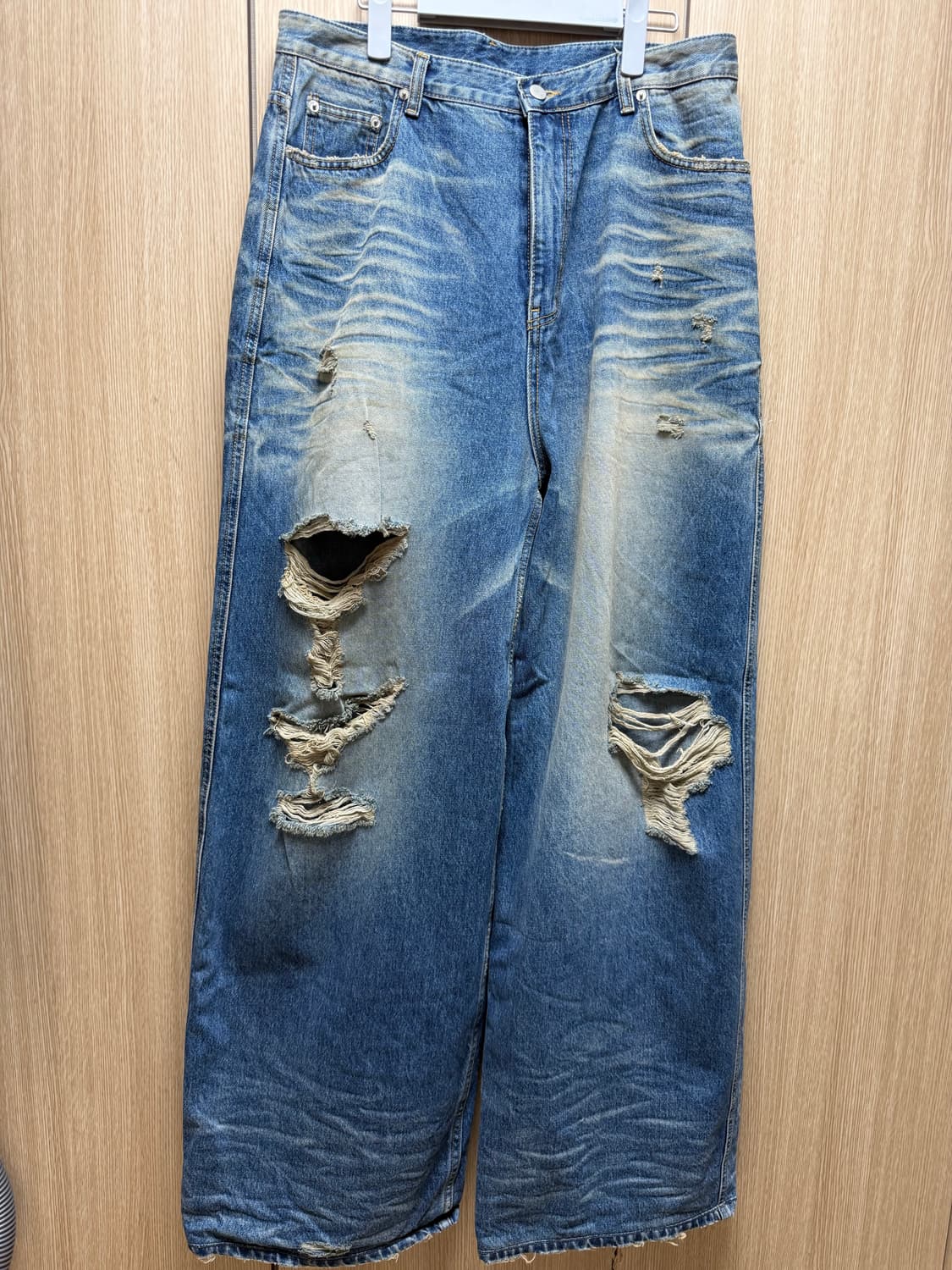 애모스탠스클럽 Destroyed baggy wide leg jeans 상품이미지1