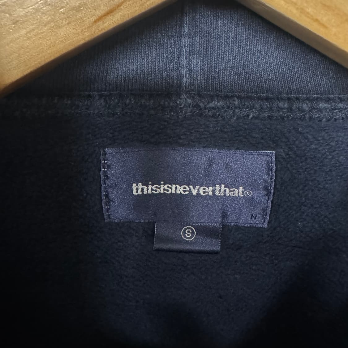 디스이즈네버댓 자수로고 후드티 상품이미지3