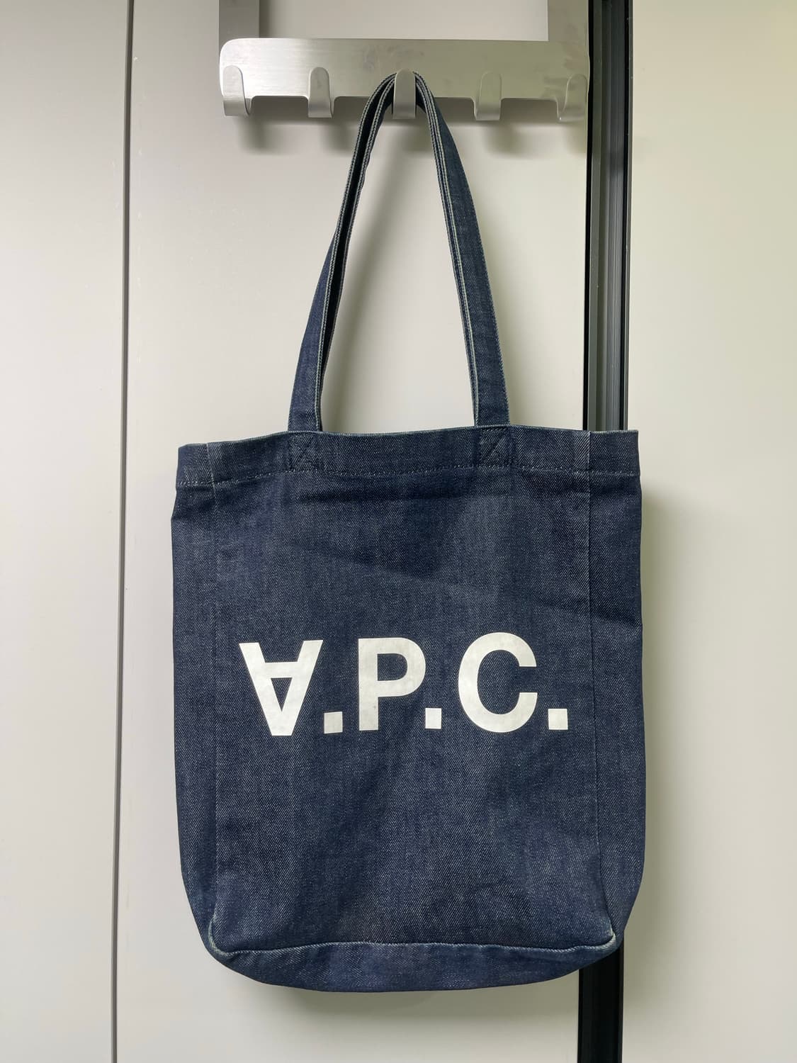 A.P.C. 데님 토트백 상품이미지1