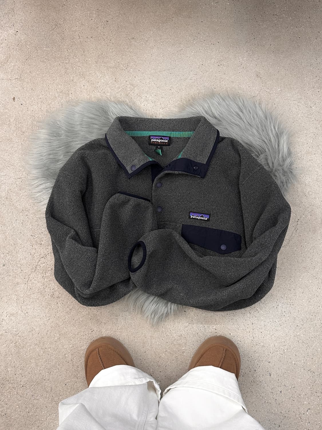 파타고니아 신칠라 그레이/네이비 스냅 플리스 상품이미지1