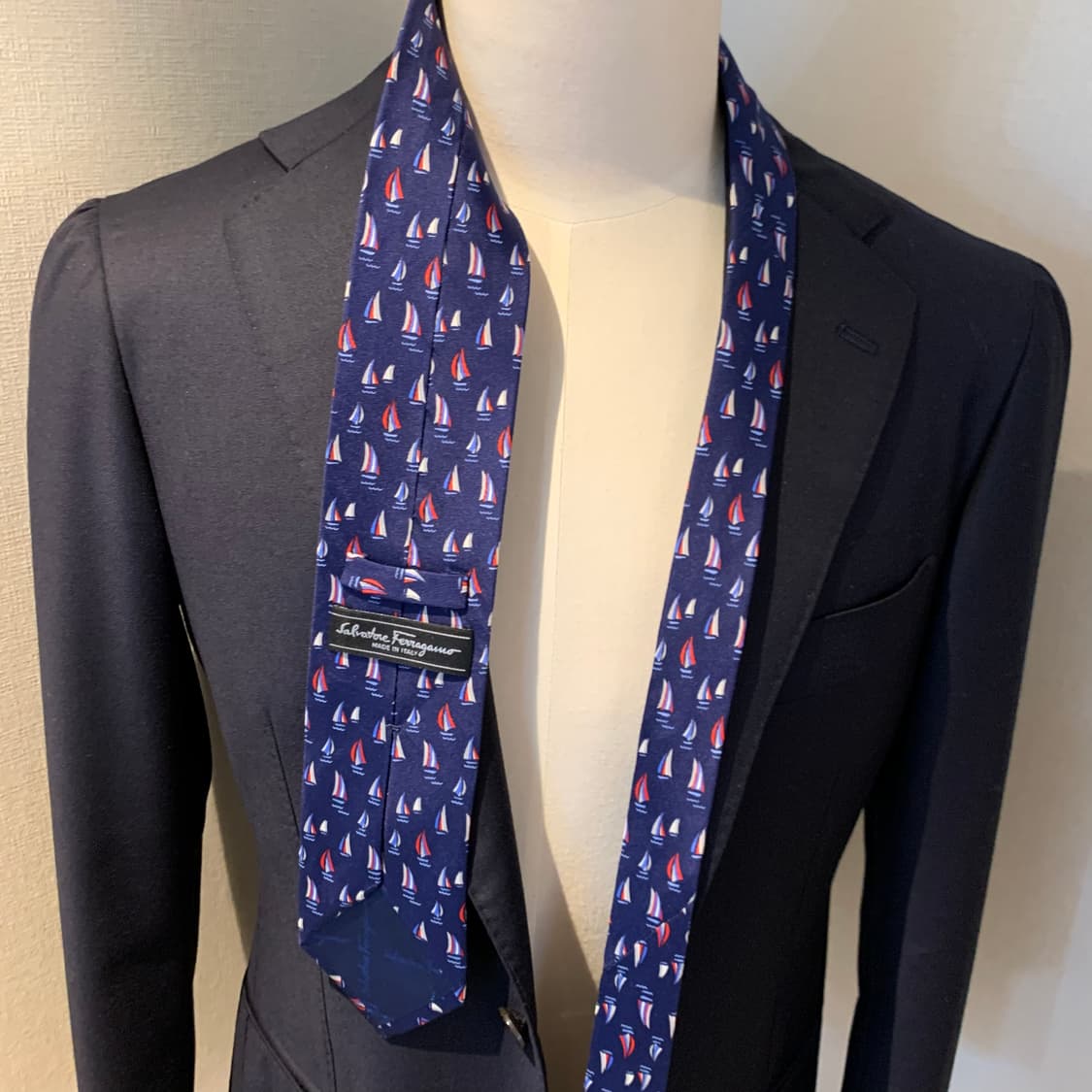 살바토레 페레가모 네이비 클래식 명품넥타이 새상품급 7.8cm 상품이미지2