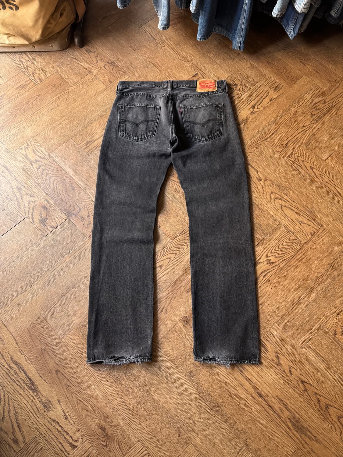 [33]리바이스 501 빈티지 페이딩 스트레이트 흑청 데님 팬츠 상품이미지2