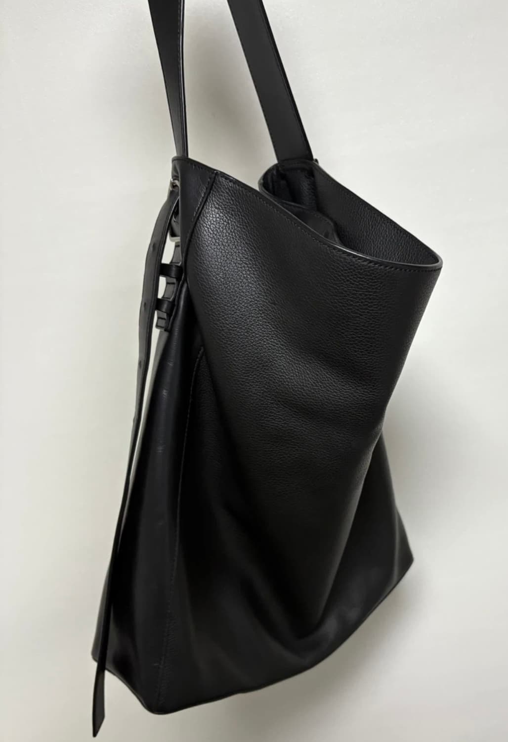 유스 25SS 레더 숄더백  상품이미지1